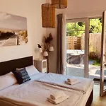 Gartenloft Mit Outdoor Whirlpool Und Garten Holiday home Petershagen-Eggersdorf
