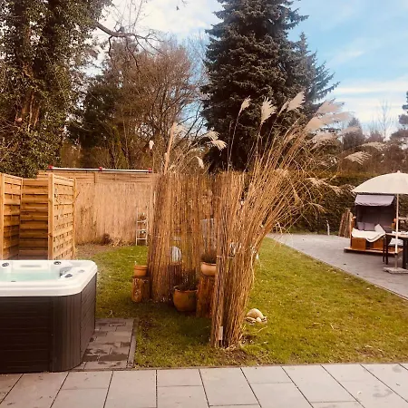 Gartenloft Mit Outdoor Whirlpool Und Garten Ferienhaus Petershagen-Eggersdorf