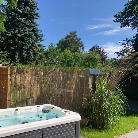 Gartenloft Mit Outdoor Whirlpool Und Garten Ferienhaus Petershagen-Eggersdorf