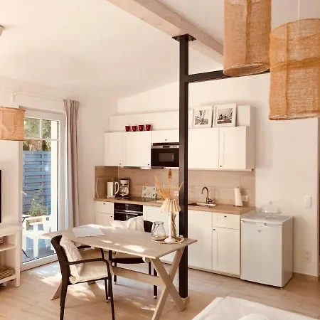 Semesterbostad Gartenloft Mit Outdoor Whirlpool Und Garten