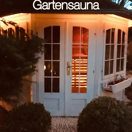 Gartenloft Mit Outdoor Whirlpool Und Garten 펜션 Petershagen-Eggersdorf