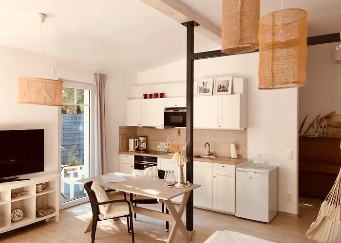 بيت للعطل Gartenloft Mit Outdoor Whirlpool Und Garten