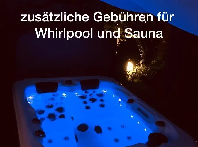 Gartenloft Mit Outdoor Whirlpool Und Garten